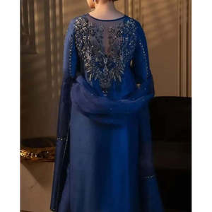 Robe longue bleu roi faite à la main, silhouette droite élégante pour soirée formelle, style pakistanais Merram - Tailles XS à XL - Product Image 2