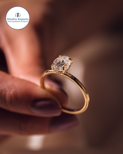 Bague solitaire en or jaune classique avec diamant de laboratoire de 1,5 carat, taille ovale, certifiée IGI, pour les fêtes chrétiennes, les mariages et les anniversaires - Product Image 1