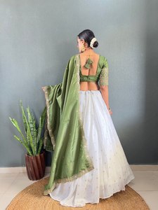 LANCEMENT DU NOUVEAU TISSU MOUSSELINE FESTIVE WEAR LEHENGA MALBARI CHOLI EN SOIE AVEC DUPATTA LOURD BRODÉ - Product Image 4