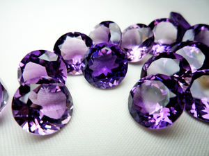 100% Color púrpura Natural amatista suelta facetada corte piedra preciosa personalizada redonda brillante forma suelta piedras de nacimiento OEM - Product Image 3