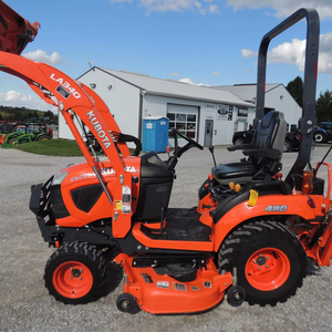 Tractor Compacto Usado 2017 BX23S 4WD con Cargador Frontal y Segadora Trasera para Trabajo en Campo - Product Image 3