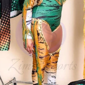 Avec prix de gros Avec propre logo Couleur de contraste personnalisée Bon fournisseur Nouveau à la mode OEM ODM Service Majoretter Uniform - Product Image 4