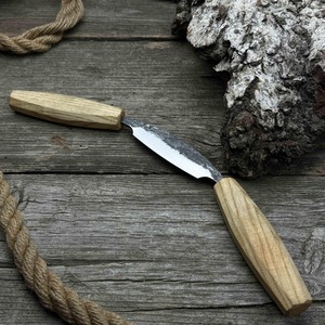 Cuchilla pequeña para proyectos de madera, hoja afilada de acero al carbono, mango de madera de Fresno, Funda de cuero - Product Image 2