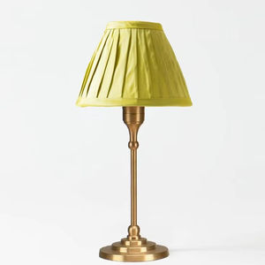 Lámpara de Mesa de Metal de Diseño Moderno para Decoración de Interiores de Apartamentos, que Mejora el Espacio con una Solución de Iluminación Contemporánea - Product Image 1