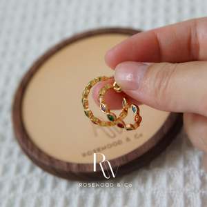 ต่างหูห่วงประดับเพชรสีรุ้งหลากสีสัน ดีไซน์เก๋ไก๋ ประกายวิบวับ เหมาะเป็นของขวัญสำหรับเธอ - Product Image 3