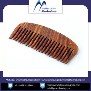 Diseño de moda Tamaño personalizado Peine de estilo de barba de madera Disponible a un precio asequible - Product Image 2