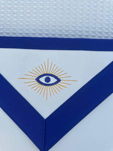 Tablier classique Regalia, design brodé, écologique, couture fine, finition lisse, sangle réglable, cuir d'agneau véritable/coton - Product Image 4