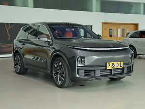 Li Auto L8 6 places 2-2-2 configuration de sièges REEV Conduite à gauche Voitures d'<span class=keywords><strong>occasion</strong></span> Chine Titre propre Sans accident Faible kilométrage 2025 Euro VI - Product Image 2