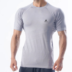 2023 últimas camisetas de gimnasio para hombres patrón sólido transpirable de secado rápido Body Fit camiseta para Fitness - Product Image 3
