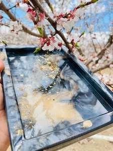 ถาดเสิร์ฟเรซิ่นแบบปรับแต่งได้ พร้อมหูจับปรับระดับได้ ลวดลายแกะสลัก สำหรับตกแต่งบ้าน เหมาะสำหรับทุกโอกาส จากอินเดีย - Product Image 3