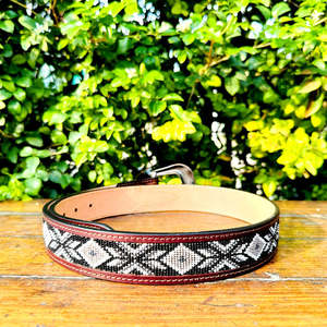 Cinturón Unisex de Cuero Genuino Estilo Western Nostálgico, Diseño con Cuentas Talladas a Mano, Hebilla de Latón OEB, Bordado, Longitud Personalizada, Tallas R y M - Product Image 5