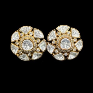 Boucles d'oreilles à la mode pour femmes et filles Boucles d'oreilles à la mode en grappe de perles Boucles d'oreilles de luxe Fêtes de fiançailles et d'anniversaire - Product Image 1