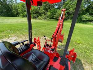 Modelo de tractor de buena calidad Kubota B26 TLB 24hp con accesorios disponibles - Product Image 5