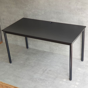 Escritorio moderno para ordenador de madera de caucho con patas de hierro 140x70cm Fácil montaje OMA HBOM004 - Product Image 4