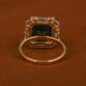Anillo de compromiso de corte Asscher verde cultivado en laboratorio clásico de oro sólido de 14 quilates, anillo de diamante creado en laboratorio certificado IGI glamoroso - Product Image 4