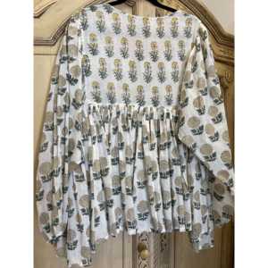 Top de Lino 100% con Estampado Floral de Girasoles para Mujer, Talla Única, Cuello con Lazo, Decoración Bordada con Lentejuelas, Disponible en Talla XL - Product Image 5