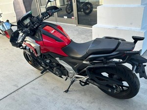 NOUVEAU - Moto d'aventure Honda NC750X 2024-2025 en stock, à vendre avec garantie - Product Image 2