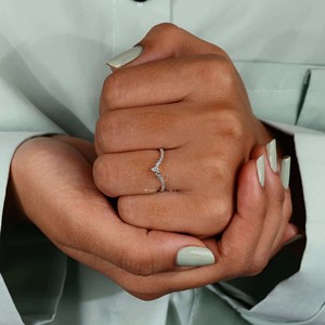 Lê Và Vòng Cắt Prong Set Phòng Thí Nghiệm Grown Tạo Ra Kim Cương 14K/18K Rắn Vàng Nửa Eternity Trận Đấu Đám Cưới V Hình Chữ V Ban Nhạc Chữ V - Product Image 4