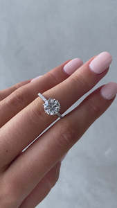 แหวนเพชรเม็ดเดี่ยวที่ถูกซ่อนไว้สำหรับผู้หญิงพร้อมทอง14K ทรงกลมตัดเพชรชุดง่ามทางเพศเครื่องประดับตามสัญญา - Product Image 4