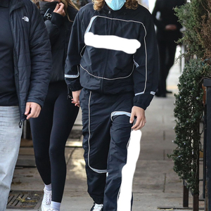 Custom High Quality Polyester Tracksuit Lightweight Waterproof Reflective Stripe <b>Zip</b> <b>Up</b> <b>Jacket</b> Jogger Tracksuits hoodies - Product Image 4