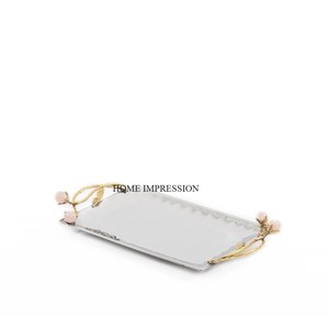 ถาดเสิร์ฟอาหารโลหะคุณภาพดี รูปทรงกลม สีทองชุบ ดีไซน์ทันสมัย สำหรับงานแต่งงาน ทนความร้อน ผลิตในอินเดีย - Product Image 5