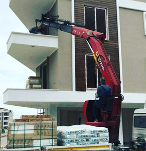 Grúa móvil Puma de 7 toneladas de capacidad, nuevo brazo de nudillo hidráulico montado en camión, construcción ligera plegable, bomba de motor de elevación máxima de 15m - Product Image 2