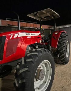 Tracteur Massey Ferguson 390, machines agricoles. - Product Image 2