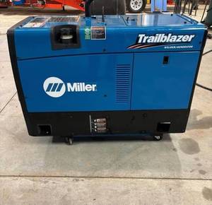 Générateur de soudage MIG Miller Trailblazer 325, machine à souder haute fréquence, moteur à essence Kohler 23,5 HP, portable pour travaux sur le terrain - Product Image 1