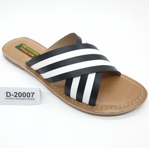 รองเท้าแตะรัดส้นหนังแบบไขว้สำหรับผู้หญิงและเด็กผู้หญิง ฤดูใบไม้ผลิ นุ่มมาก สวมใส่สบาย ระบายอากาศได้ดี น้ำหนักเบา หลายสี กันลื่น พร้อมระบบรองรับแรงกระแทก - Product Image 3