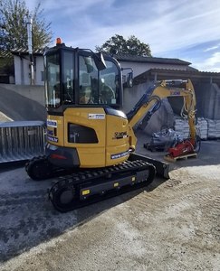 Mini-excavatrice à vendre, design compact idéal pour les travaux de terrassement à petite échelle. - Product Image 4