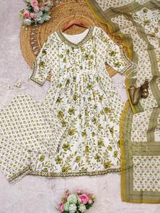 Anarkali traditionnel en coton, tenue traditionnelle indienne pour les fêtes, silhouette fluide avec broderie au niveau du col - Product Image 4