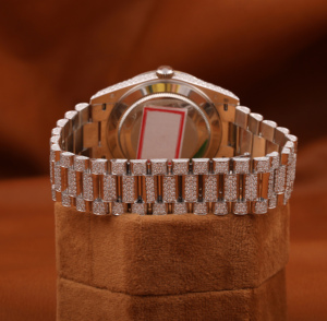 Nouvel Arrivage Cadran Noir Entièrement Glacé Moissanite Acier Inoxydable Montre de Luxe Vintage Stick Cadran Hip Hop Classique Date Caractéristique 20mm - Product Image 3