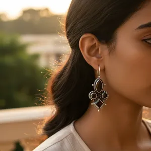 Boucles d'oreilles pendantes en argent 925 pour femmes, plaquées or, avec grenat, améthyste, quartz, perle et diamant, mignonnes pour un mariage - Product Image 1