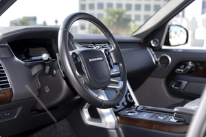 LISTO PARA CONDUCIR - USADO, VOLANTE A LA IZQUIERDA |   CONDUCCIÓN DERECHA |   2021 LAND ROVER RANGE ROVER HSE P400 EDICIÓN WESTMINSTER - Product Image 4