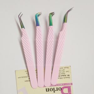 Puntas de arcoíris con pinzas de pestañas recubiertas de polvo Rosa Pinzas de extensión de pestañas con logotipo personalizado profesional de calidad sostenible - Product Image 1