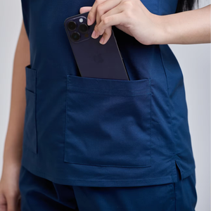 Ensemble de blouses médicales unisexes FMF WFX-CVC en tissu 52% coton, 45% polyester, 3% élasthanne, bleu marine, détection des aiguilles, fabrication vietnamienne, en stock - Product Image 1