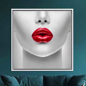Toile imprimée : Élégante œuvre d'art en verre avec des lèvres rouges, TOILE ENCADRÉE BLANCHE - Product Image 1