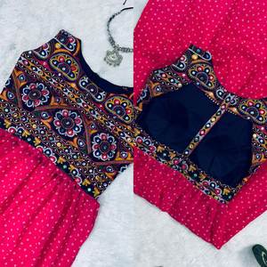 Navratri Special Collation Designer Rose Kurti En Georgette Tissu Sur Le Travail De Broderie Pour Les Femmes Indiennes Porter Pour Les Festivals - Product Image 5