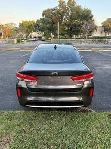 Auto Usado de Calidad a Precio Accesible, K-i-a Opt-ima Hyb-rid Premium 2017, Volante a la Izquierda - Product Image 5