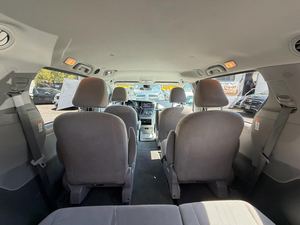Toyota Sienna L 2020, 7 Pasajeros, Tracción Delantera - Product Image 3