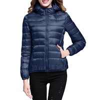 Vente en gros Veste en duvet légère de haute qualité grande taille pour femmes manteau bouffant coupe-vent à capuche compressible vêtements