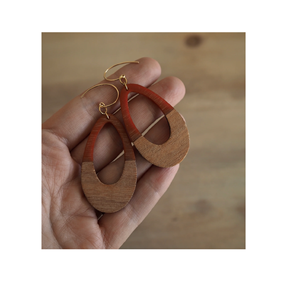 Offres Spéciales boucles d'oreilles bijoux en bois et résine à la mode au design unique boucles d'oreilles longues en raisin faites à la main avec produit en vente - Product Image 5