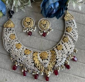 Ensemble de mariée de luxe Royal Elegance Imperial Radiance Kundan Set Collier avec boucles d'oreilles pour femmes et filles - Product Image 4