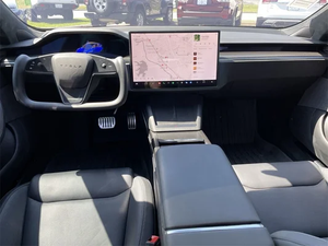 รถยนต์ไฟฟ้า SUV มือสอง รุ่นปี 2024 สีดำ พวงมาลัยซ้าย พร้อมหลังคาซันรูฟแบบพาโนรามา จัดส่งรวดเร็ว พร้อมส่ง - Product Image 3