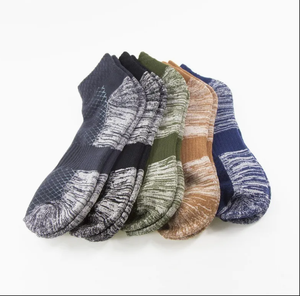 Ensembles de coupe automatisée de chaussettes Slouchy Grip pour femmes avec logo personnalisé pour le yoga Pilates-Service OEM disponible - Product Image 1