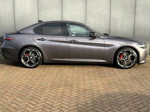 UTILISÉ LHD/RHD 2024 ALFA ROMEO GIULIA 2.0 VELOCE - Product Image 3