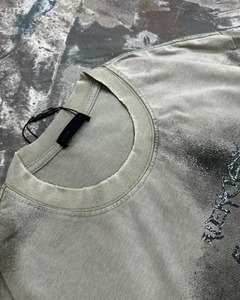 เสื้อยืดแฟชั่นผู้ชายสไตล์วินเทจปี 2024 ล้างสีแบบแอซิด แต่งลายขาดๆ สตรีทแวร์ พิมพ์ลายตัวอักษรด้วยเทคนิคซิลค์สกรีน แขนสั้น MONO RIDERS - Product Image 4