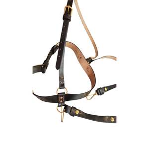 Este es un cinturón Sam Browne británico negro con una correa para el hombro. - Product Image 5