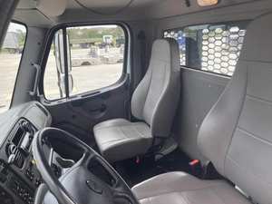 Camion à benne basculante à plateau plat de 20 pieds M2 106 2024 avec 350 CV, performances robustes pour le transport commercial et la construction - Product Image 2