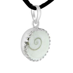 Arihant Gems & Jewels - Colgante Astrológico de Plata con Diseño de Bisel y Gomti Chakra Natural y Certificado para Hombre 3 - Product Image 3